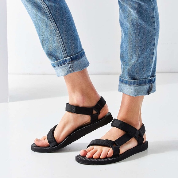 womens black tevas